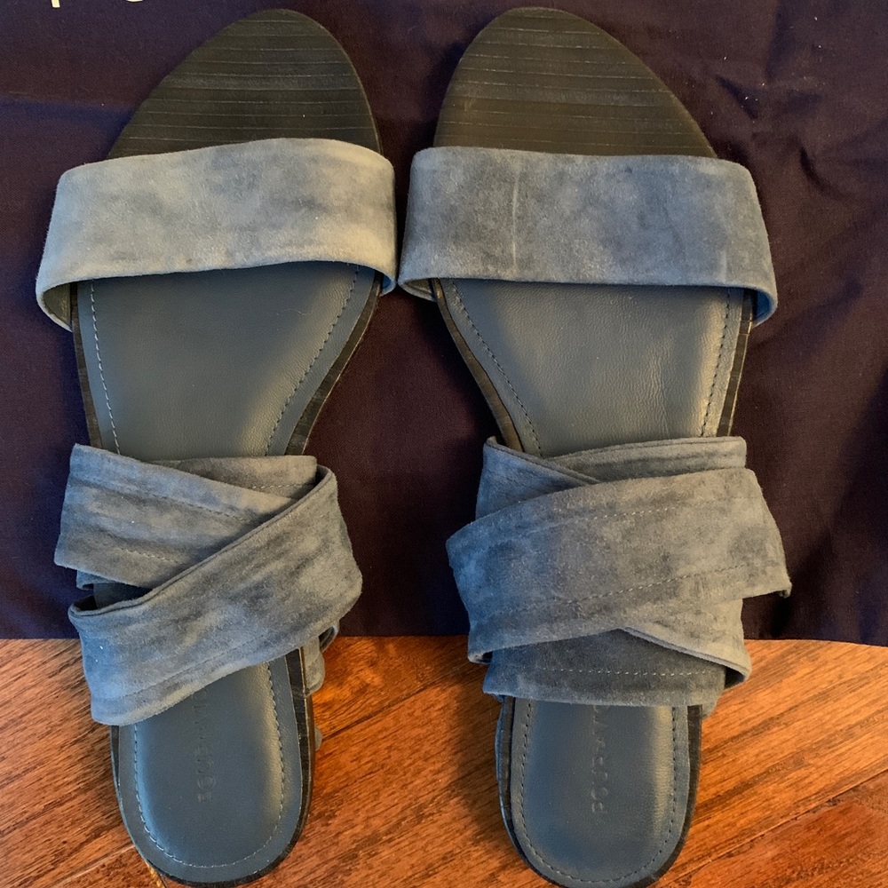 Pour La Victoire blue suede sandals size 6 NWOT